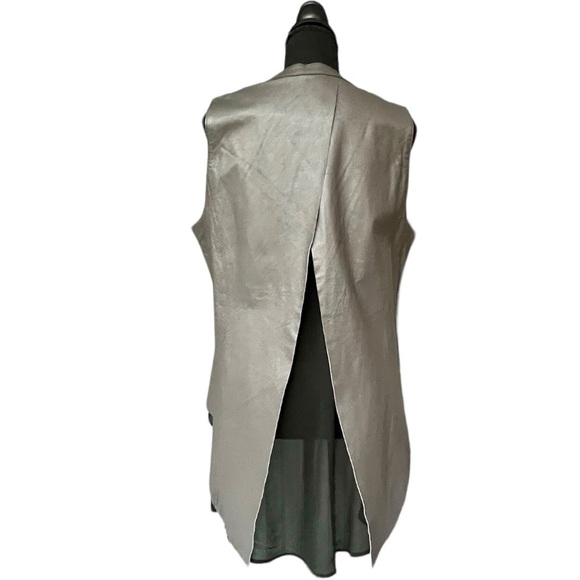 Stella Carakasi Asymmetrical Cut Away Leather Zip Vest Size Medium NEW - Picture 3 of 15